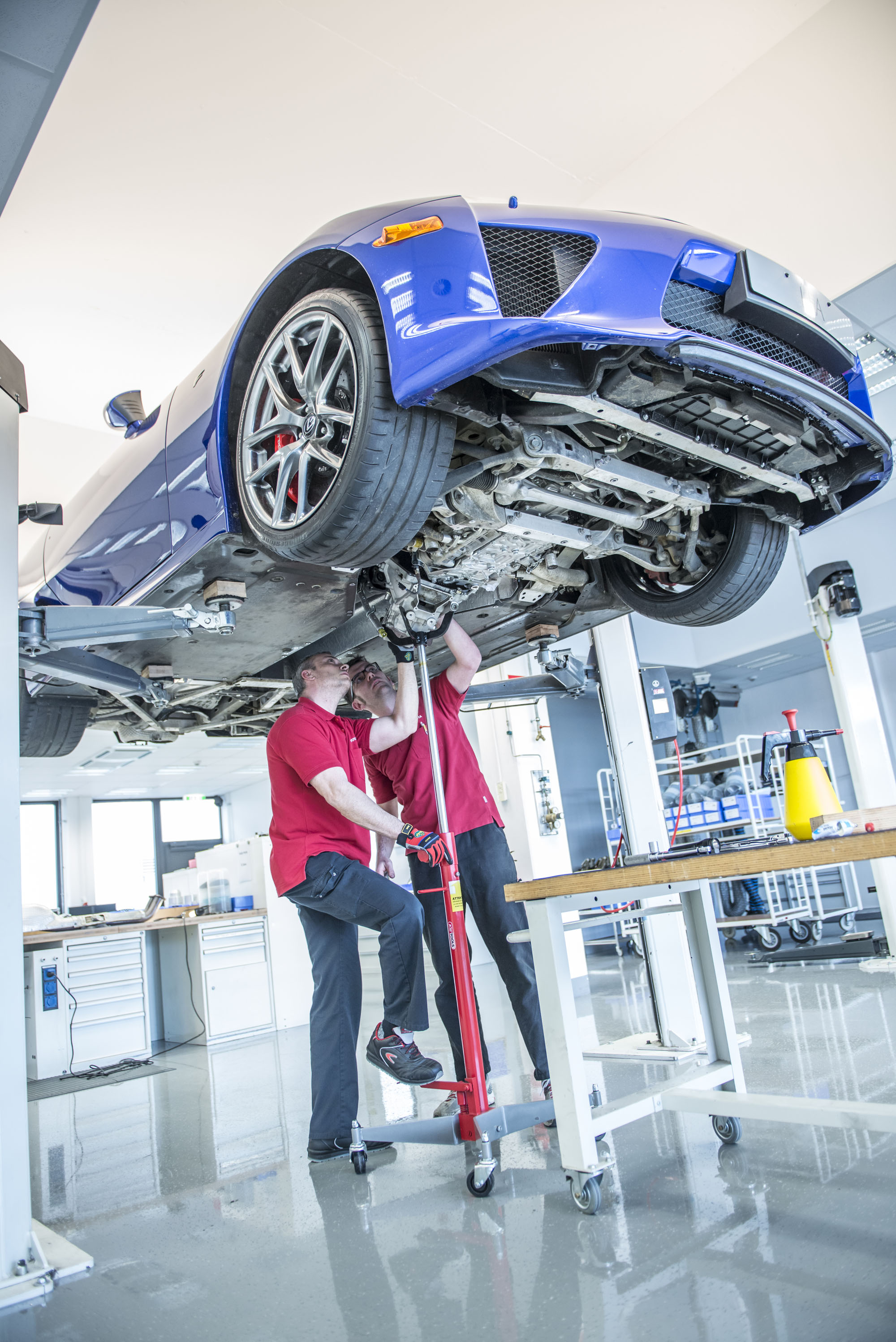 How to service a Lexus LFA