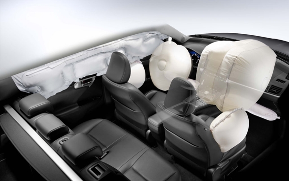 CT 200h Airbags