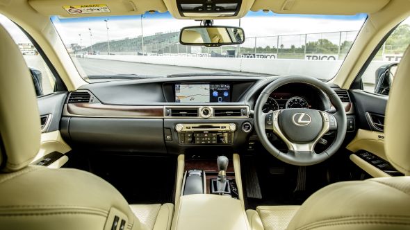 Lexus GS 450h 12.3-inch wide high-resolution screen