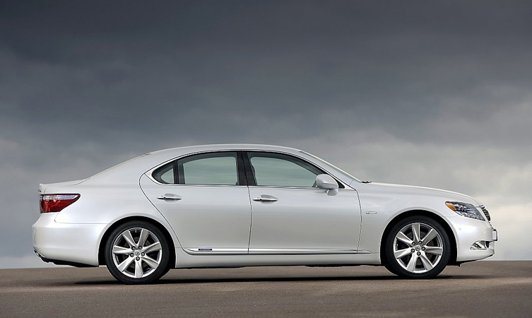 Lexus LS 600h: The world's first full hybrid V8 - Lexus UK Magazine