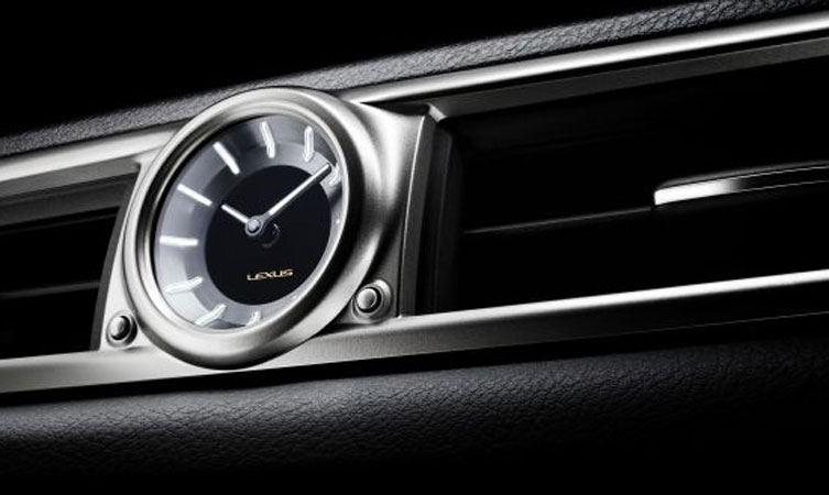 How to adjust the time on your Lexus clock - Lexus UK Magazine
