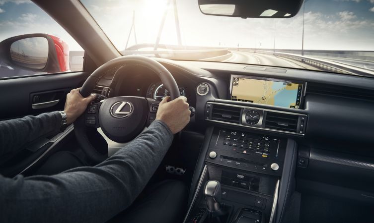 2017-lexus-is-interior