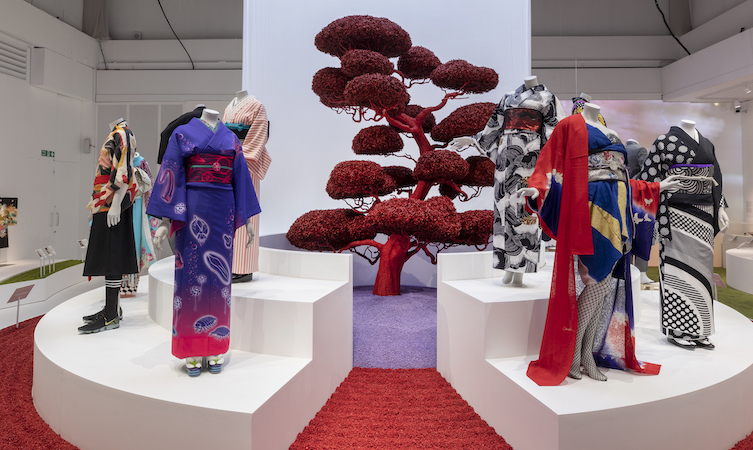 How Japan's fashion designers are reinventing the kimono - Lexus