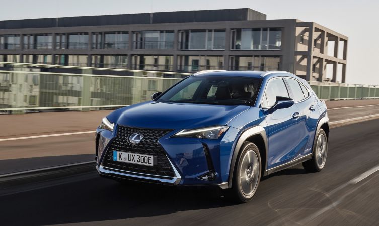 https://mag.lexus.co.uk/wp-content/uploads/sites/3/2020/05/UX-300e-driving-experience-06-1.jpg