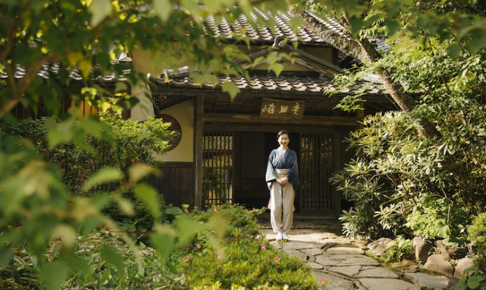 Mestre do Forrageio de Kyoto - Nakahigashi Hisato - NA VANGUARDA FRONTRUNNERS
