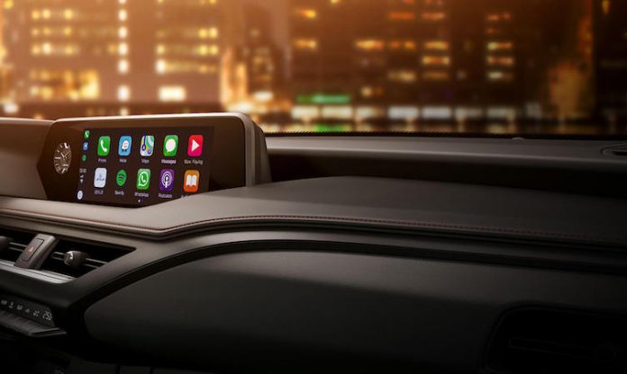2020 Lexus UX Apple CarPlay