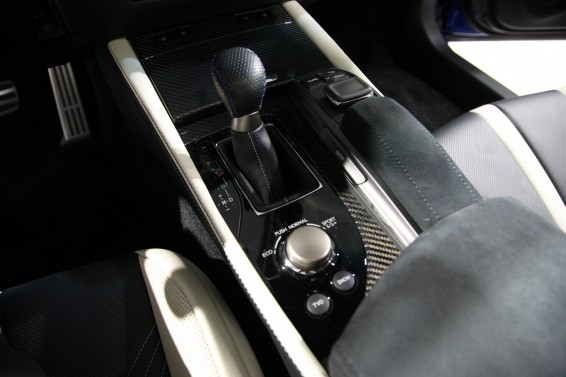 GS F console