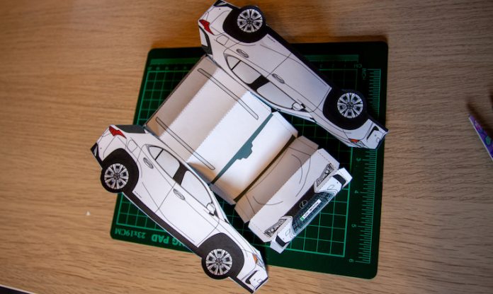 UX 300e paper model