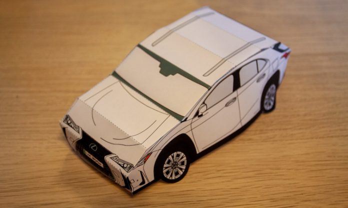 UX 300e paper model