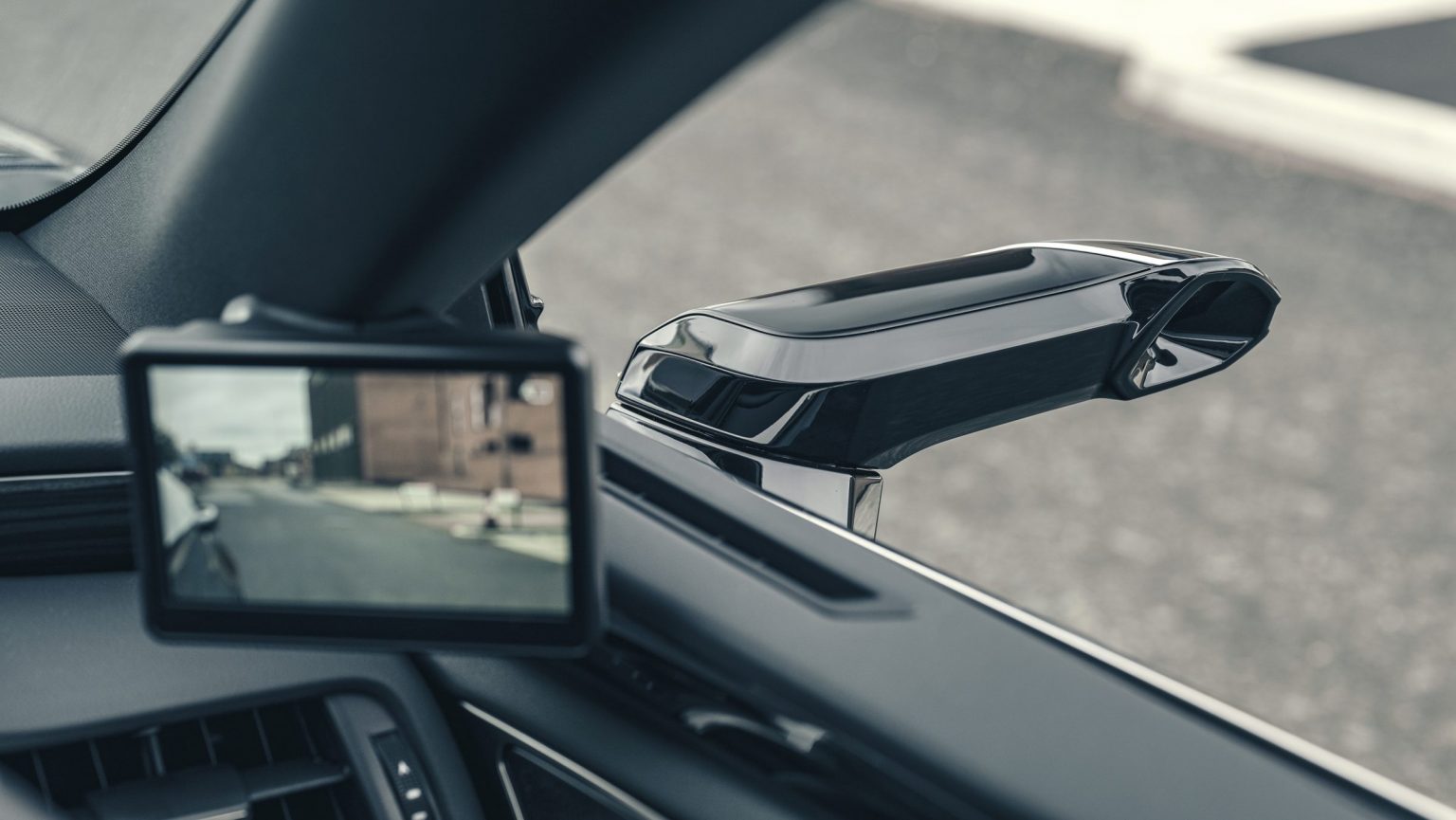 Digital Side-view Monitors: a clear vision for safety - Lexus UK Magazine