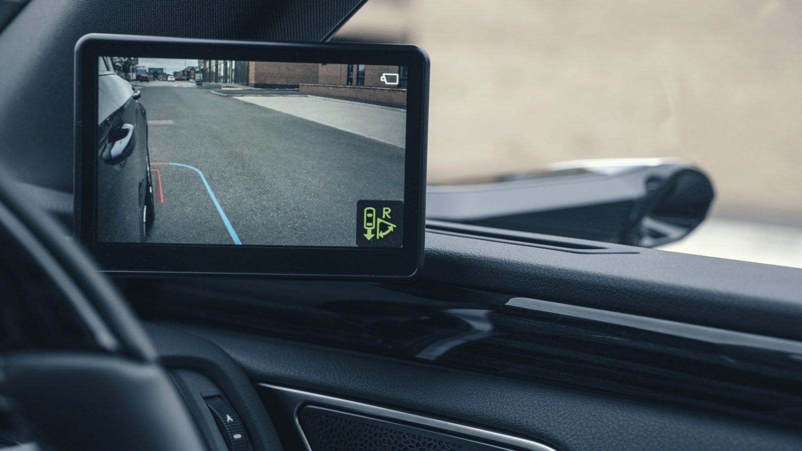 Digital Side view Monitors a clear vision for safety Lexus UK