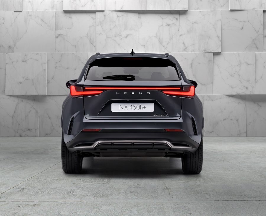 450h+ rear shot