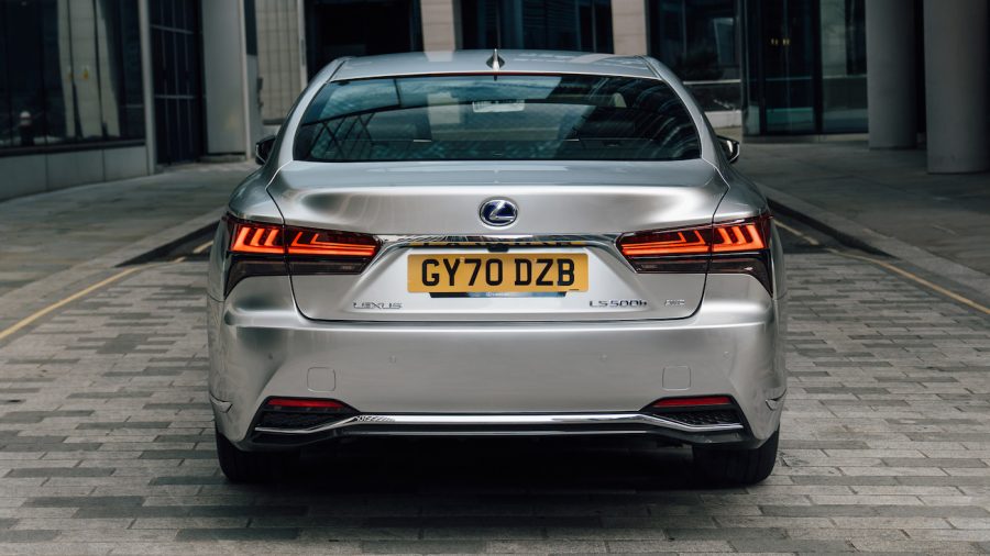 Lexus LS – rear