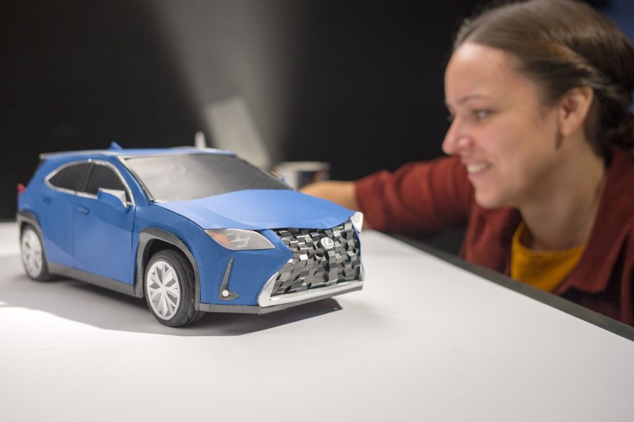 Paper Lexus UX 300e