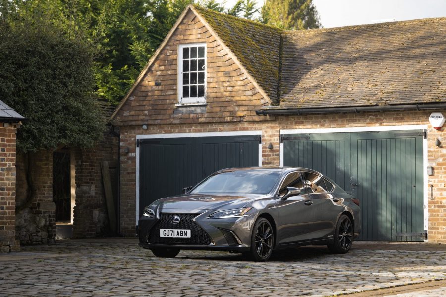 https://mag.lexus.co.uk/wp-content/uploads/sites/3/2022/08/LexusES-9-scaled-1-900x600.jpg