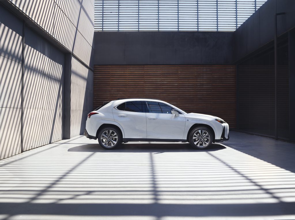 how-to-drive-a-hybrid-lexus-uk-magazine