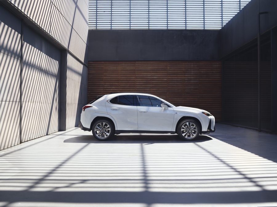 How to drive a hybrid - 2023 Lexus UX 250h
