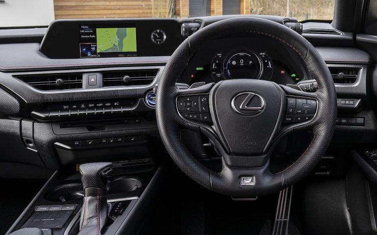 How to adjust the time on your Lexus clock - Lexus UK Magazine